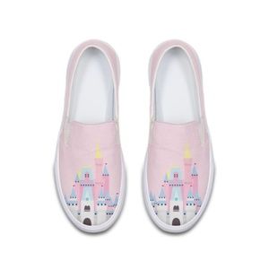 NEW Women’s Pink Castle Slip-ons – Size 10